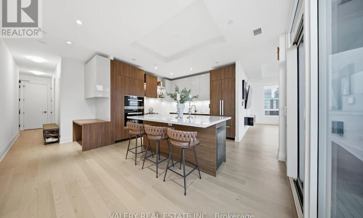 504-55 Port Street E
