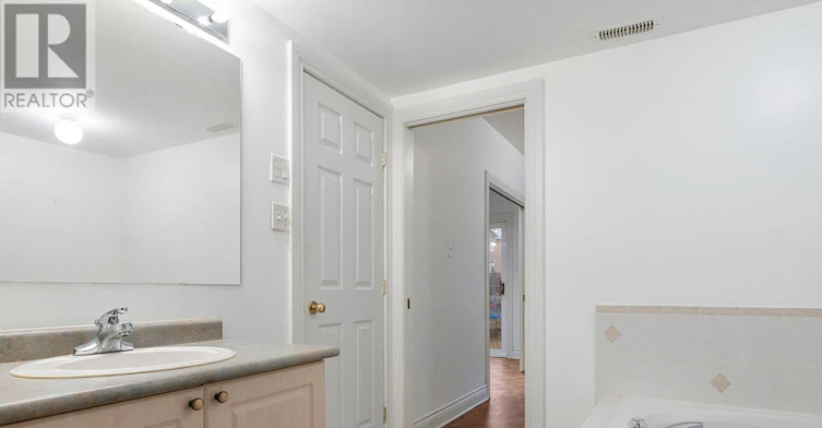 51 Castle Glen Crescent, Ottawa, ON, K2L 4G9 - 13