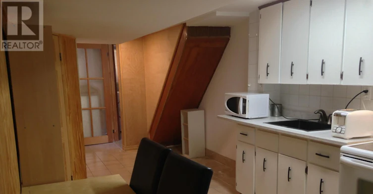 LOWER-400 Nairn Avenue, Toronto, ON, M6E 4J3 - 4