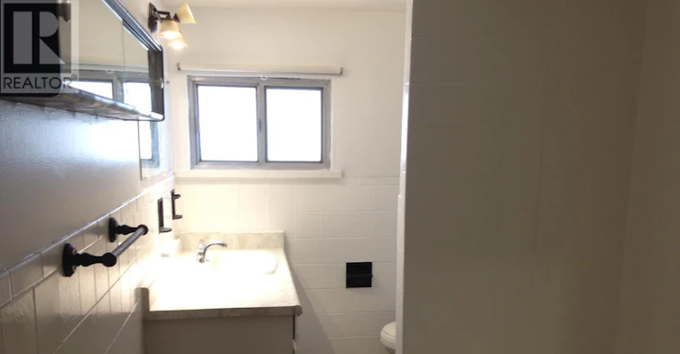 LOWER-400 Nairn Avenue, Toronto, ON, M6E 4J3 - 9
