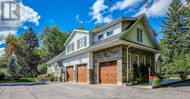 720B Wellington Street W, Aurora, ON, L4G 6J7 - 2