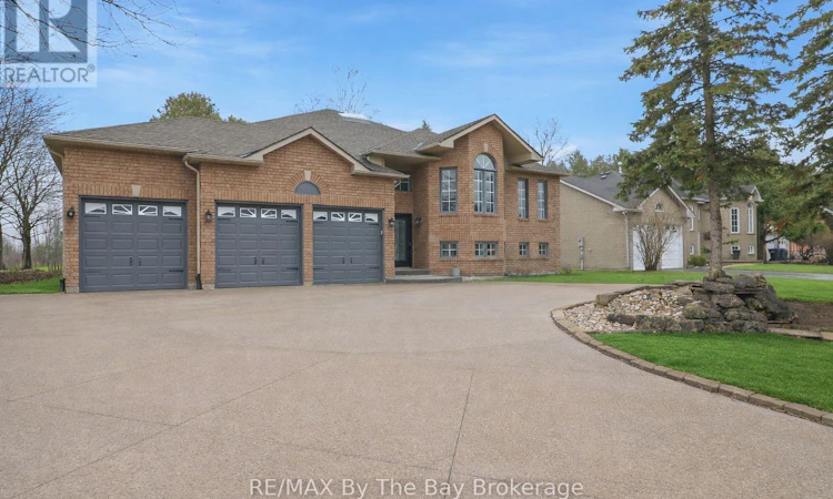 70 Fairway Crescent