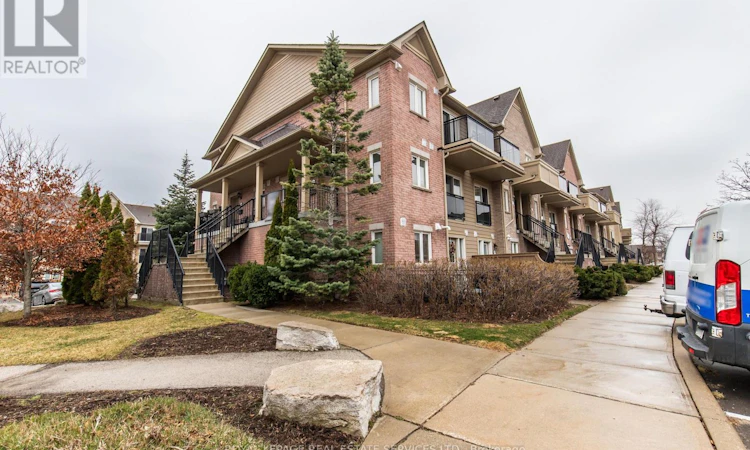 272-4975 Southampton Drive