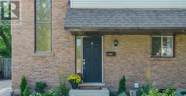 232 Cedarwoods Crescent, Kitchener, ON, N2C 2J8
