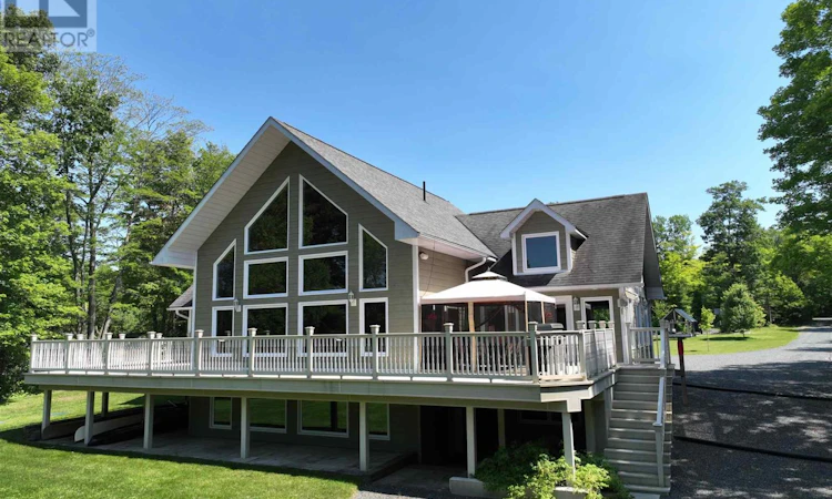 11 River Drive