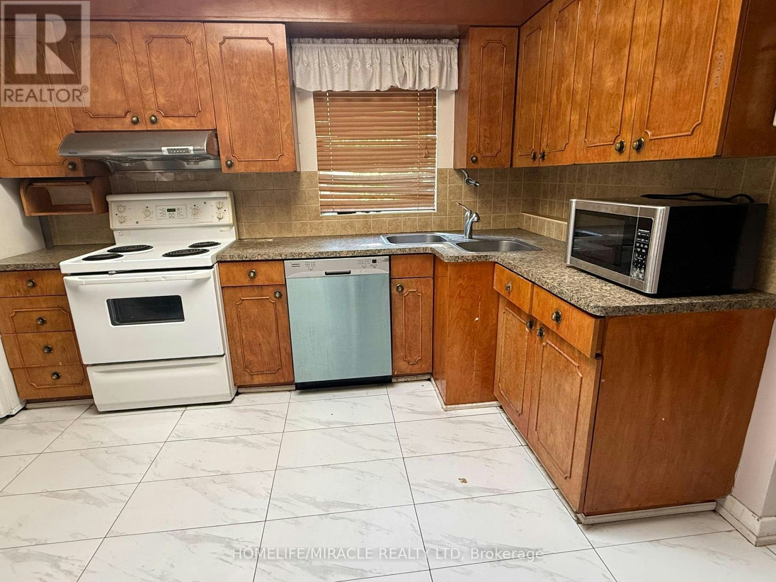 MAIN FLOOR-45 Martorino Drive, Toronto, ON, M1K 2J3 - 8