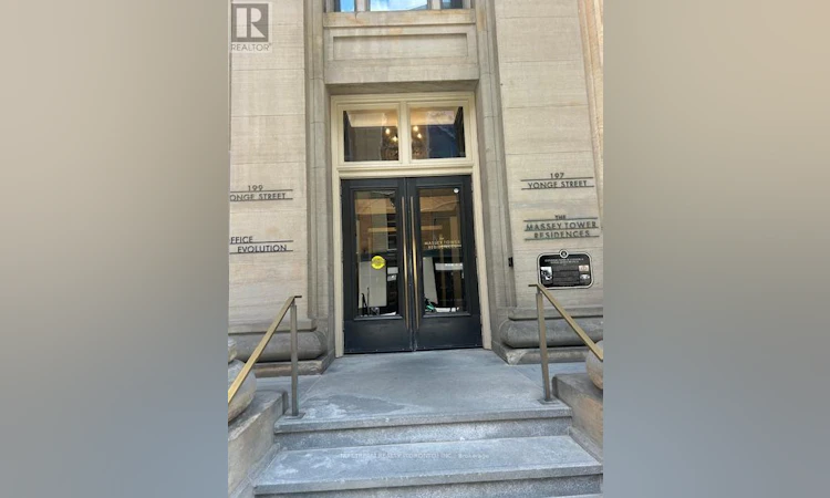 3213-197 Yonge Street