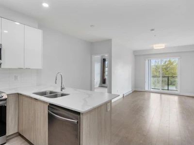 309-5486 199a Street - 2