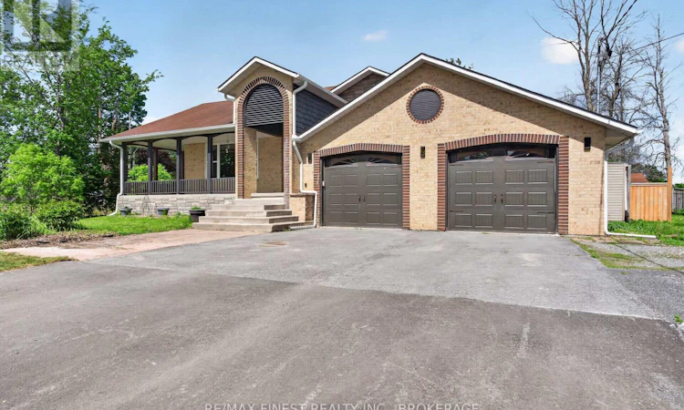 2 Creighton Drive