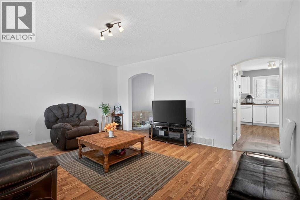 260 Stonemere Place, Chestermere, AB, T1Z 1N2
