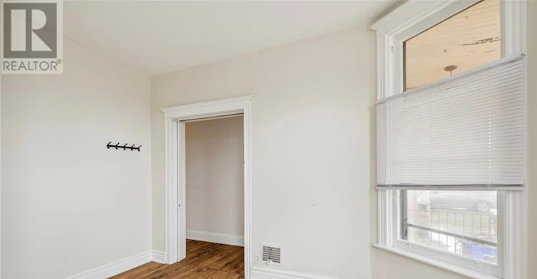 MAIN-51 Smith Avenue, Hamilton, ON, L8L 5P2 - 17