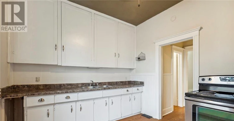 MAIN-51 Smith Avenue, Hamilton, ON, L8L 5P2 - 4