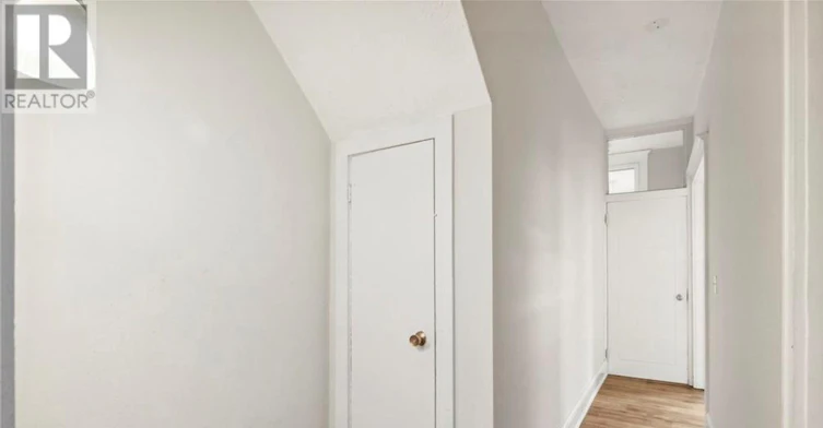 MAIN-51 Smith Avenue, Hamilton, ON, L8L 5P2 - 13