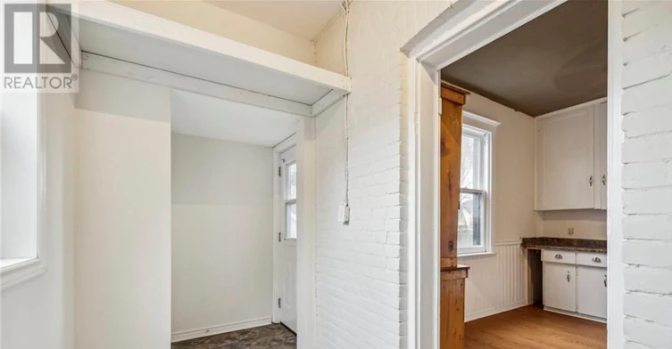 MAIN-51 Smith Avenue, Hamilton, ON, L8L 5P2 - 2