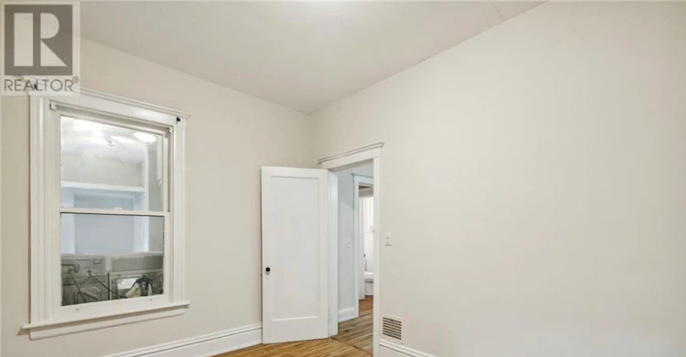 MAIN-51 Smith Avenue, Hamilton, ON, L8L 5P2 - 9