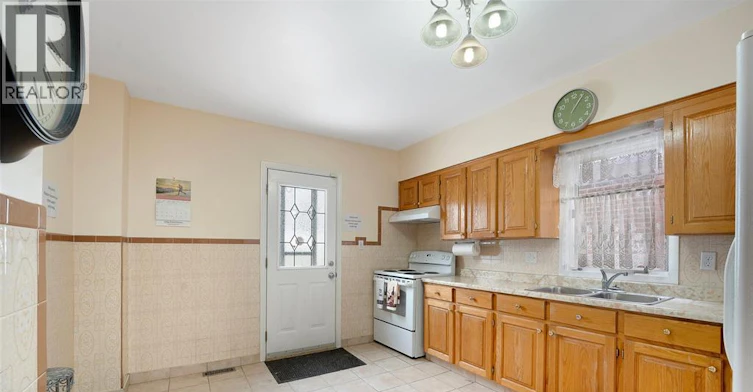 MAIN-907 Gladstone Avenue, Windsor, ON, N9A 2R5 - 8