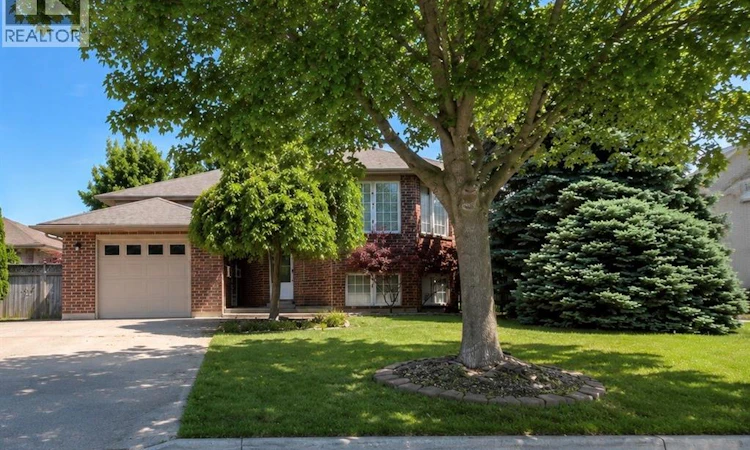 342 Thorn Ridge Crescent