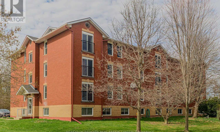 205-540 Talbot Place