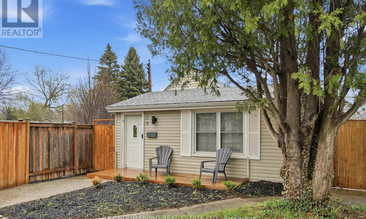 24 Appel Street