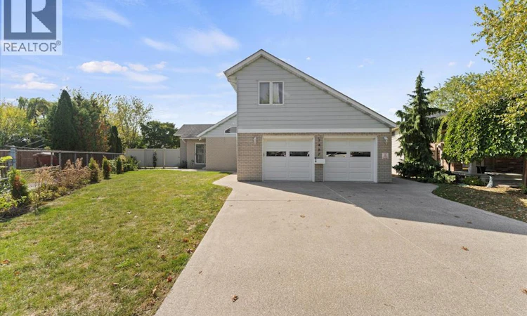 1467 Guildwood Crescent