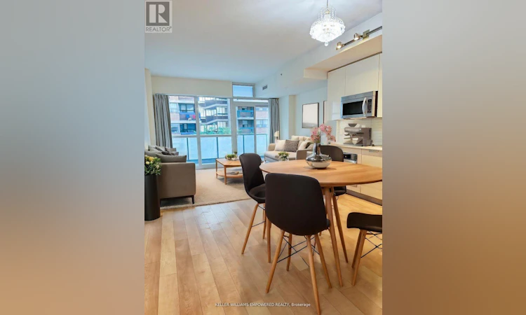 406-210 Simcoe Street