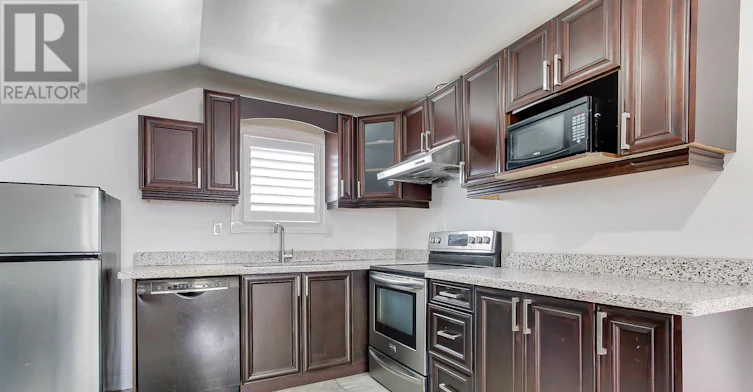 UPPER-17 Royal Street, Oshawa, ON, L1H 2T5 - 11