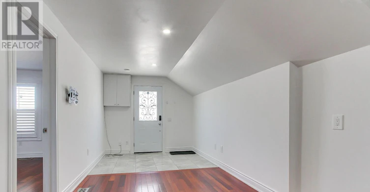UPPER-17 Royal Street, Oshawa, ON, L1H 2T5 - 10
