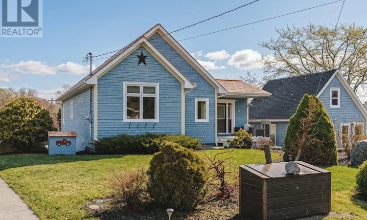 11 River Point Road East