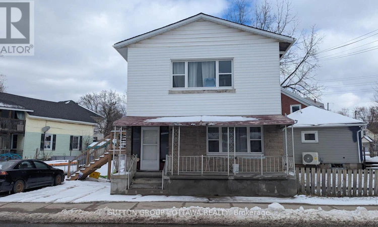 137 Beckwith Street N
