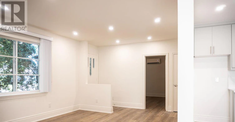 UPPER-148 Martin Grove Road, Toronto, ON, M9B 4K9 - 5