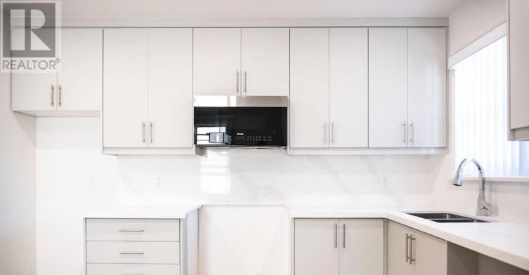 UPPER-148 Martin Grove Road, Toronto, ON, M9B 4K9 - 4