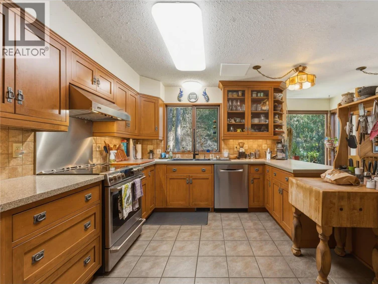 8257 Rogers Road, Vernon, BC, V1B 3M7 - 9
