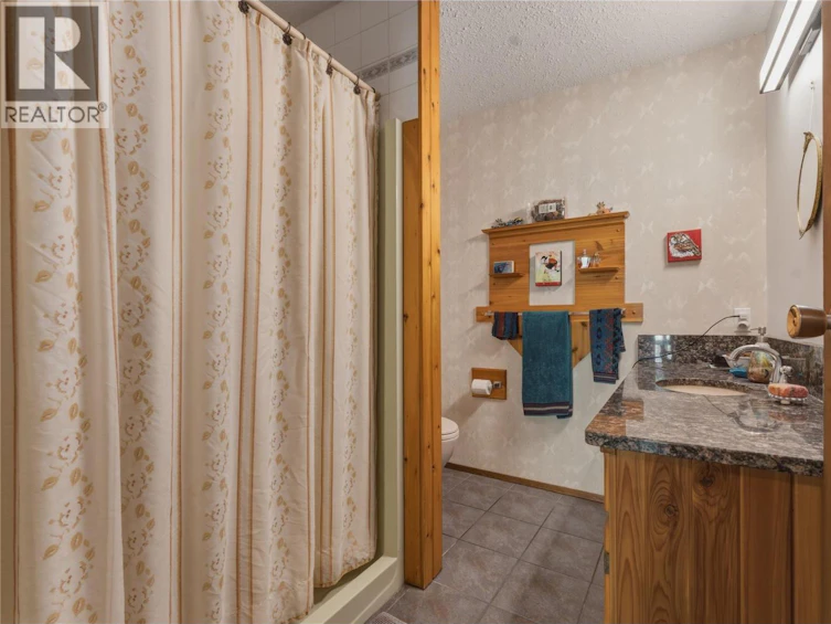 8257 Rogers Road, Vernon, BC, V1B 3M7 - 12