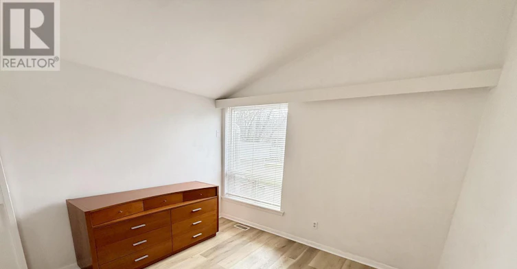 UPPER-17 Regatta Crescent, Toronto, ON, M2R 2X7 - 9