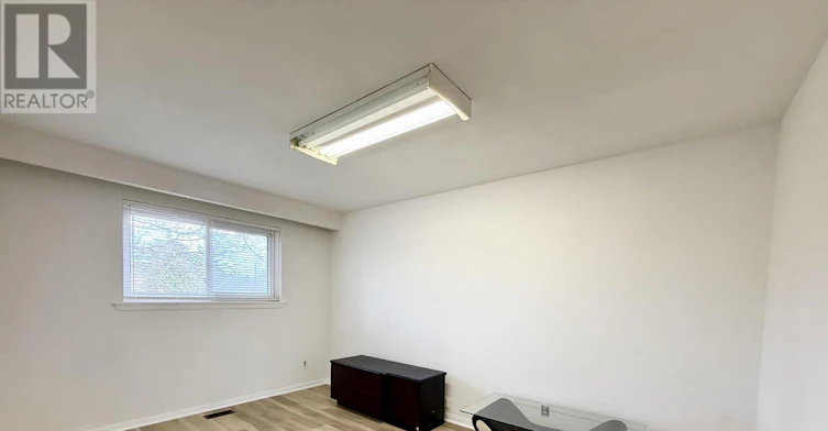 UPPER-17 Regatta Crescent, Toronto, ON, M2R 2X7 - 11