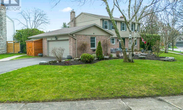 996 Cresthampton Lane