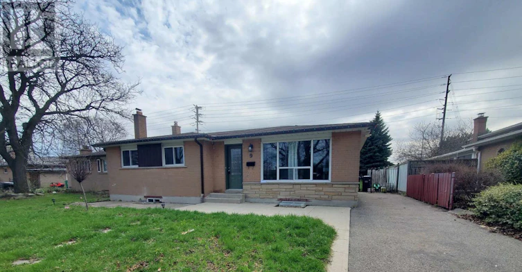 9 Belmont Drive, Brampton, ON, L6T 2K4
