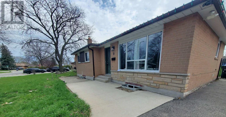 9 Belmont Drive, Brampton, ON, L6T 2K4 - 2