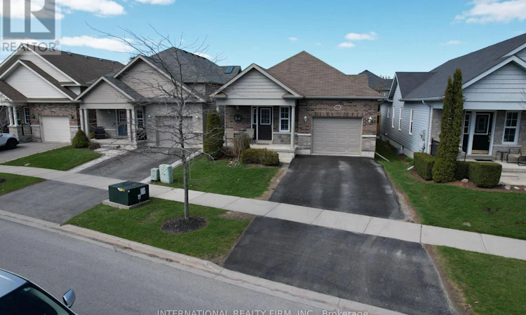 438 Stirling Way