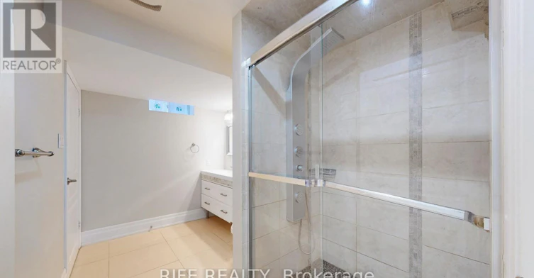 48 Transwell Avenue, Toronto, ON, M2R 2J8 - 48
