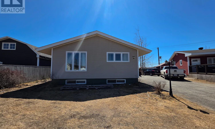 800 Balsam Crescent