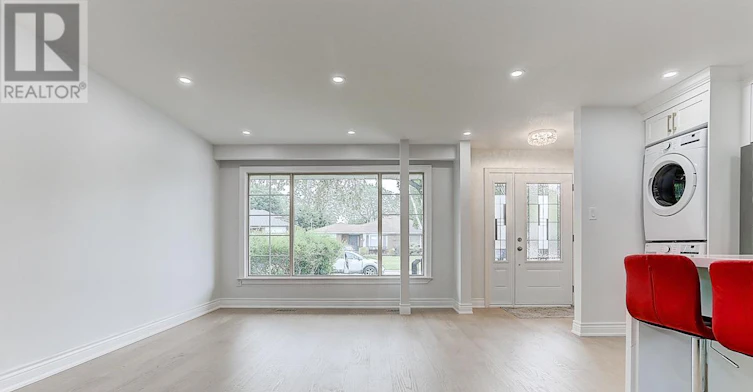 MAIN-40 Sherwood Forest Drive, Markham, ON, L3P 1P8 - 3