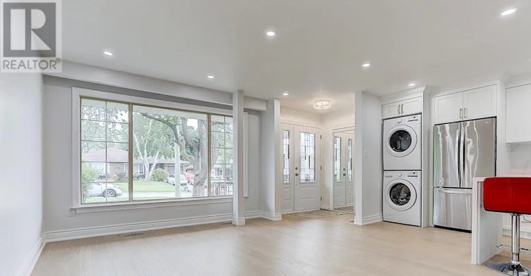 MAIN-40 Sherwood Forest Drive, Markham, ON, L3P 1P8 - 2