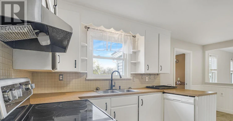 3318 Sinnicks Avenue, Niagara Falls, ON, L2J 2G3 - 10