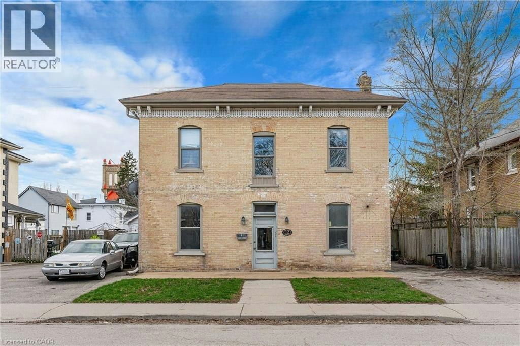 12 Fleet Street, Brantford, ON, N3T 3S7