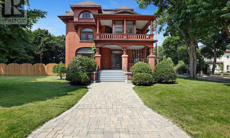 154 Quarry Avenue