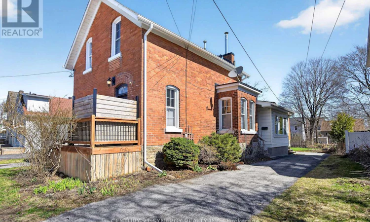 33 Napoleon Street
