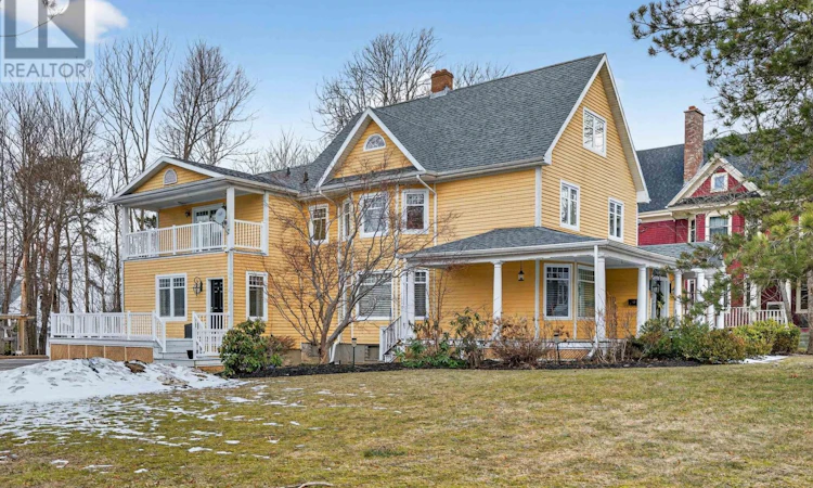 15 Whitney Avenue