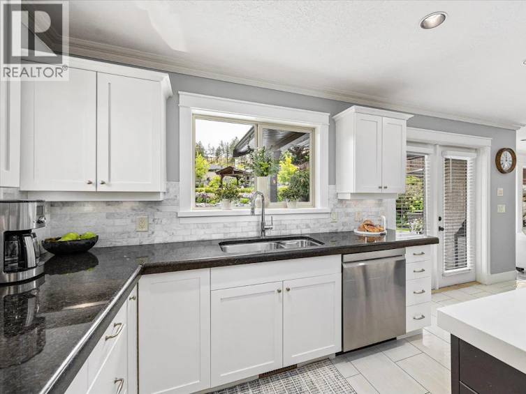 4841 Canyon Ridge Crescent, Kelowna, BC, V1W 4A1 - 14
