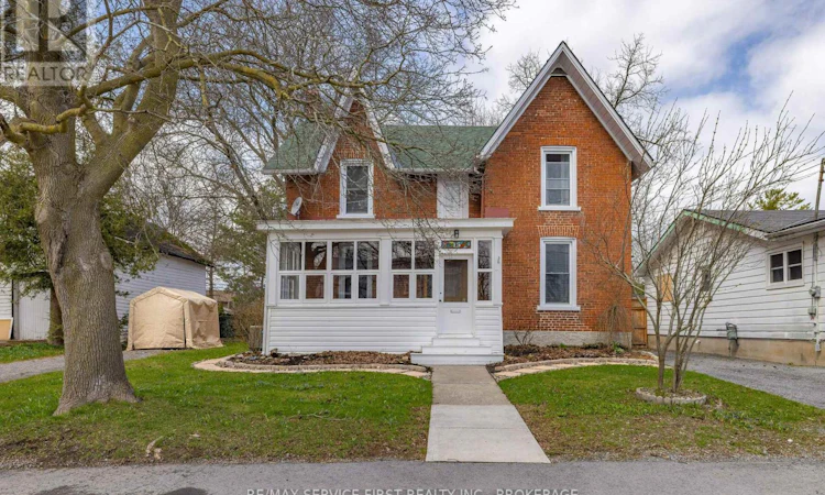 15 Graham Street E